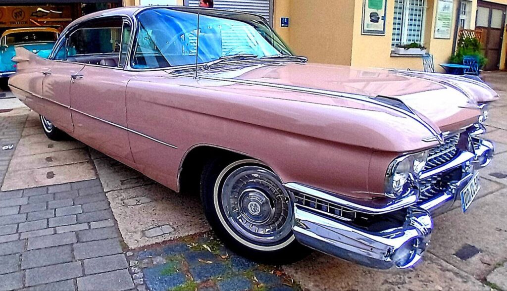 Cadillac Series 63 DeVille - vorne schräg Beifahrerseite